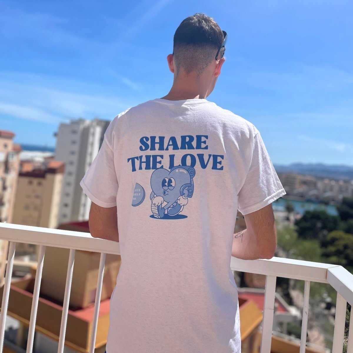 T-Shirt - Share The Love Love & Liberation