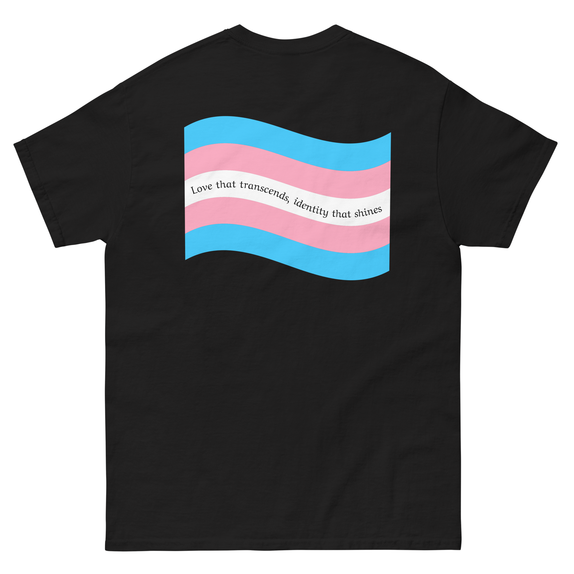 t-shirt com bandeira trans nas costas